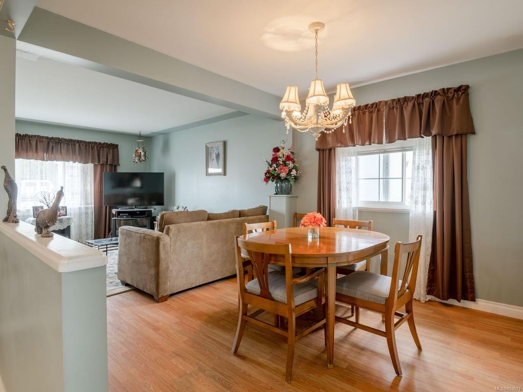 listing image 16043365085517090288