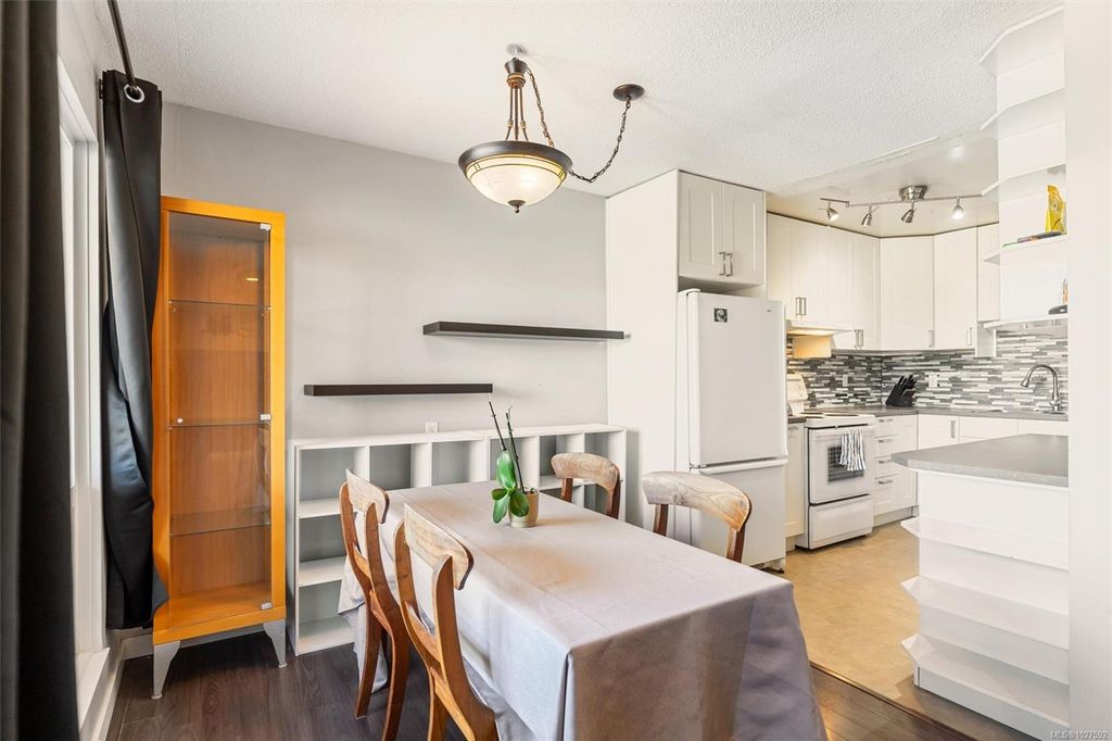 listing image 16045415466893399351