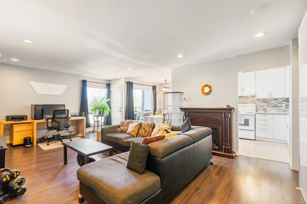 listing image 16043774120214277890