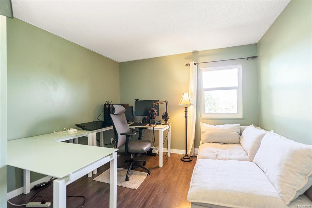 listing image 16040820874669233182