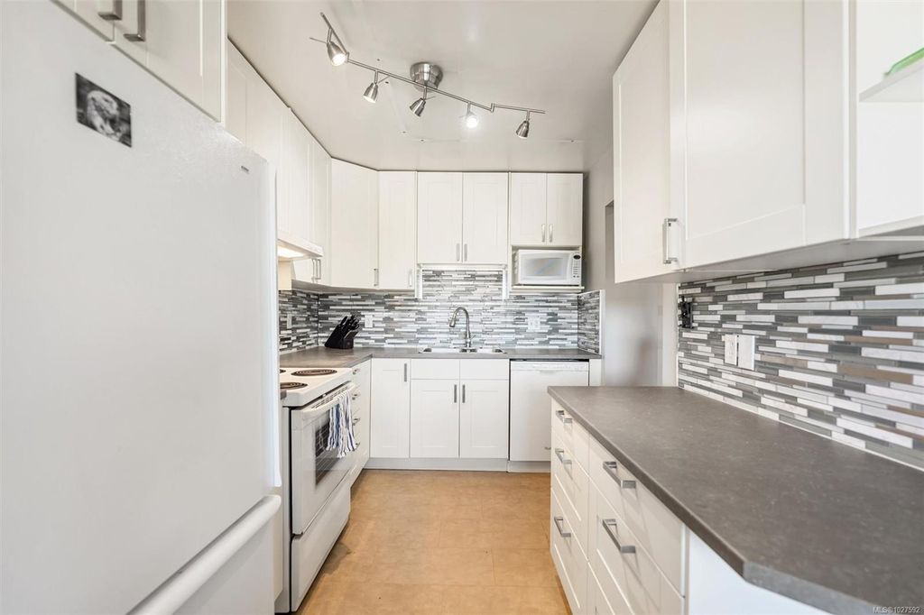 listing image 16043575528475778894