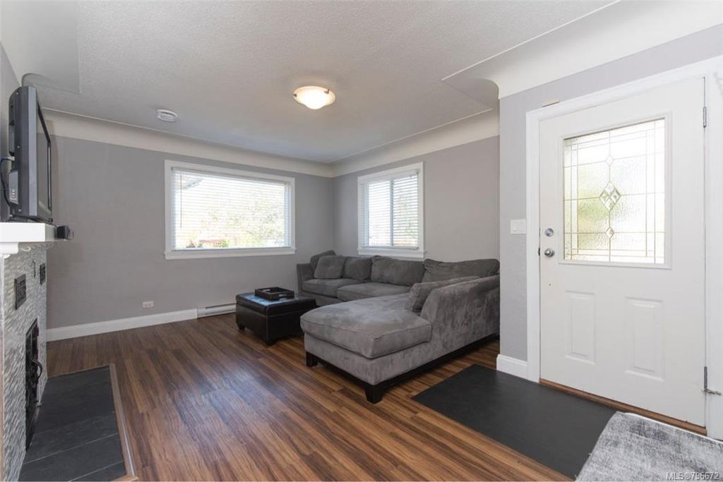 listing image 16045406319959045407