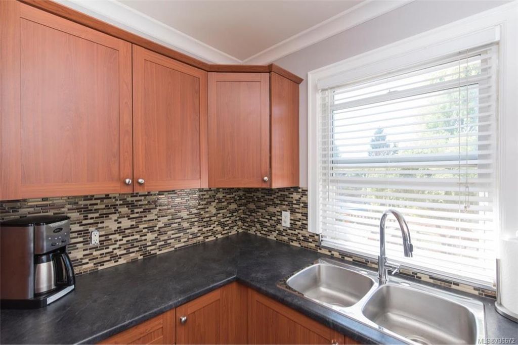 listing image 16042761617002981027