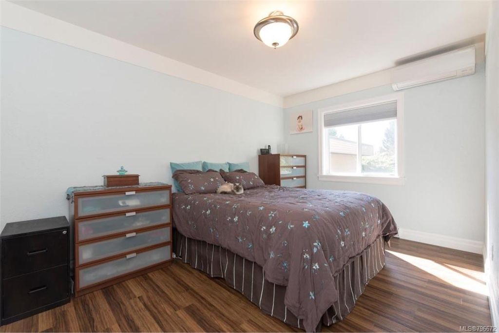 listing image 16046633771754413980