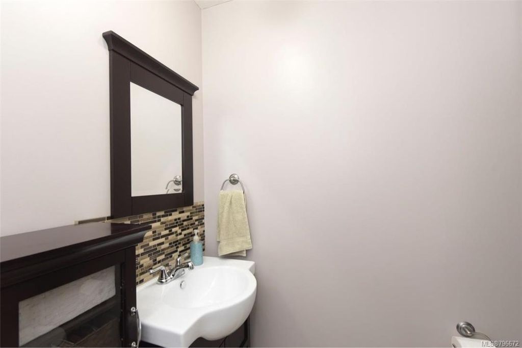 listing image 16043453275879534214