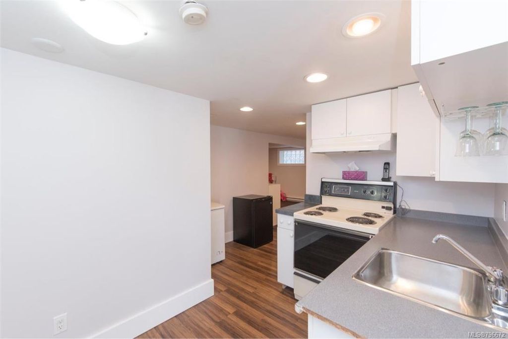 listing image 16044187256225331861