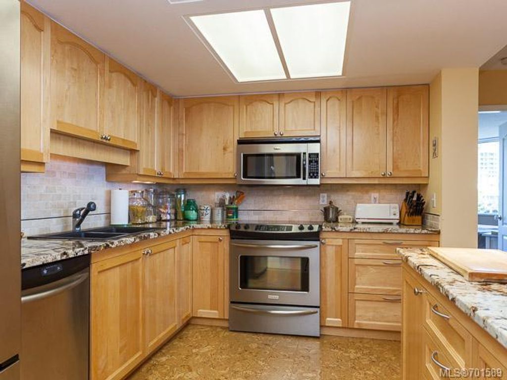 listing image 16046821402351901567