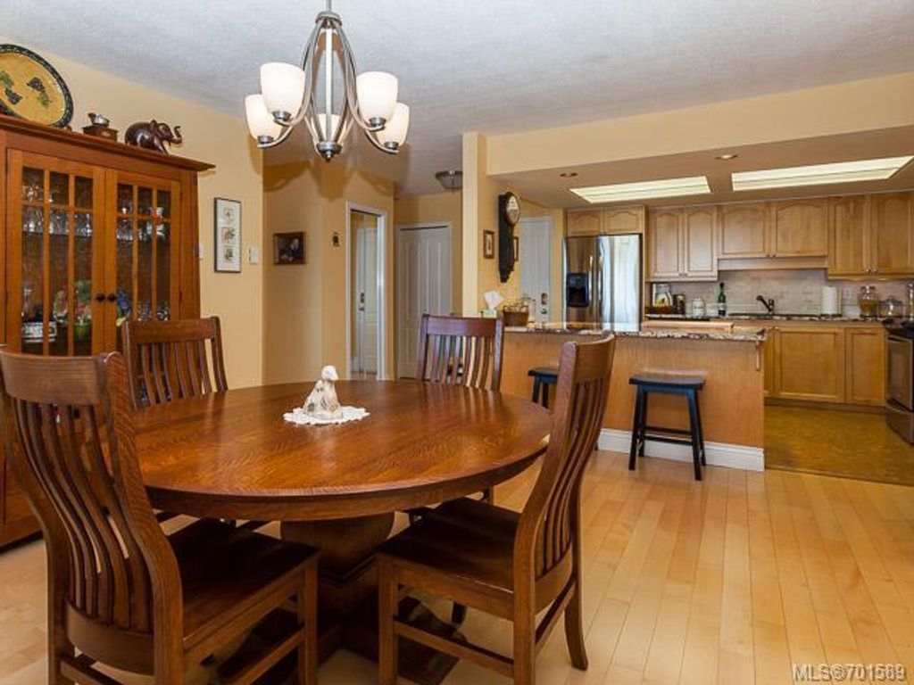 listing image 16046132348352041743
