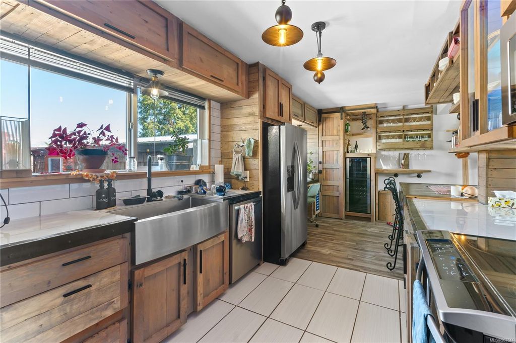 listing image 16044475169770064018