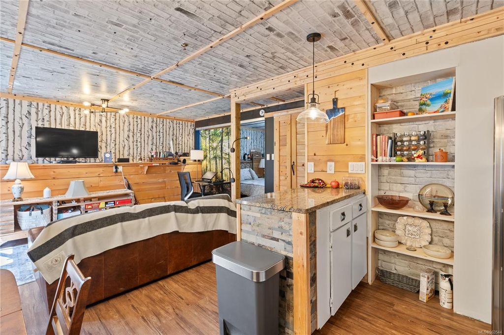 listing image 16046885572351642151