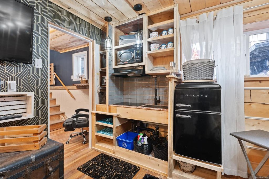 listing image 16041907879900667019