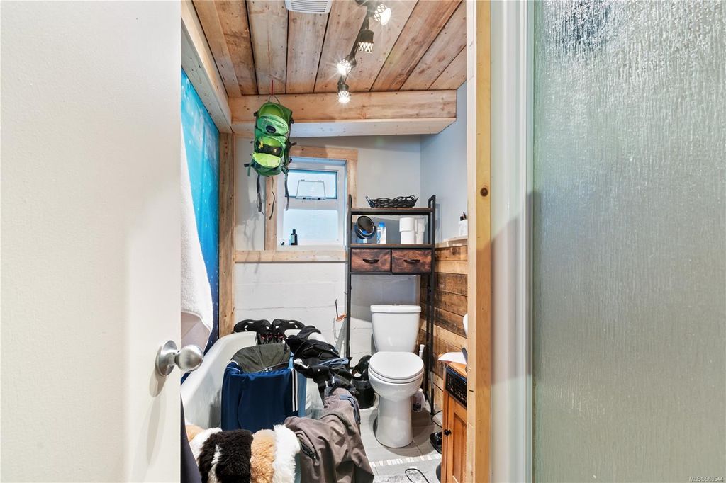 listing image 16044244160966122605