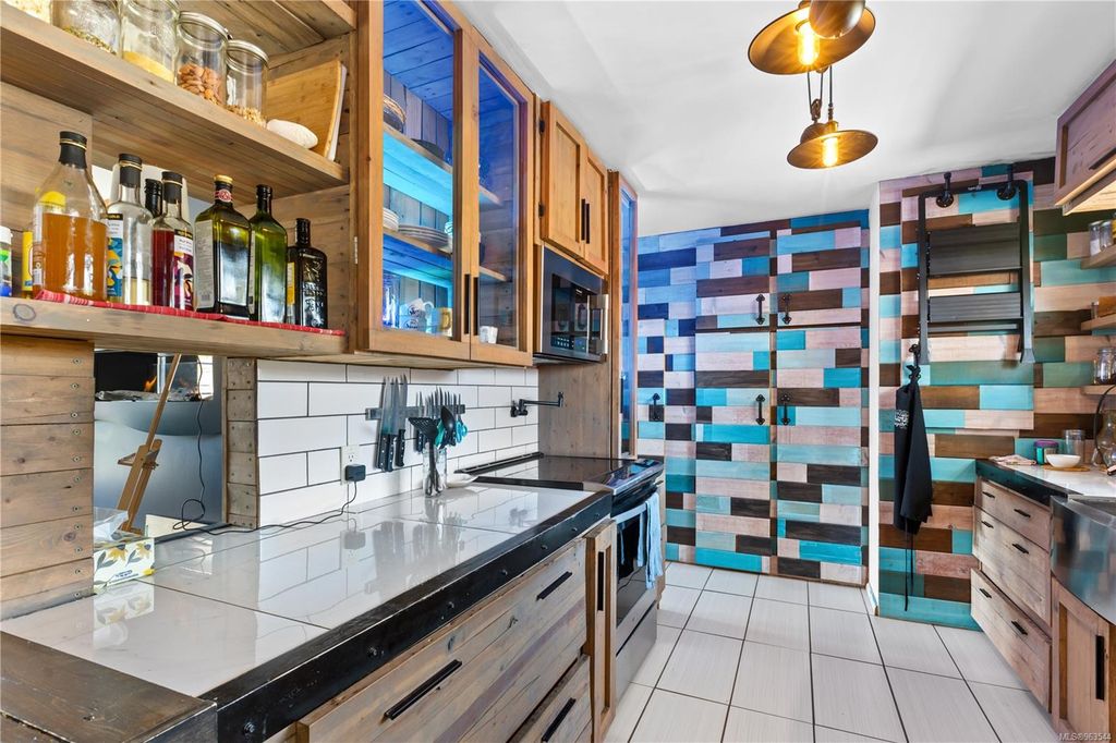 listing image 16049483602169341894