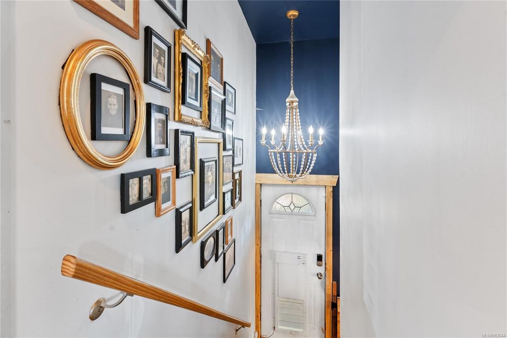 listing image 16046605972288971339