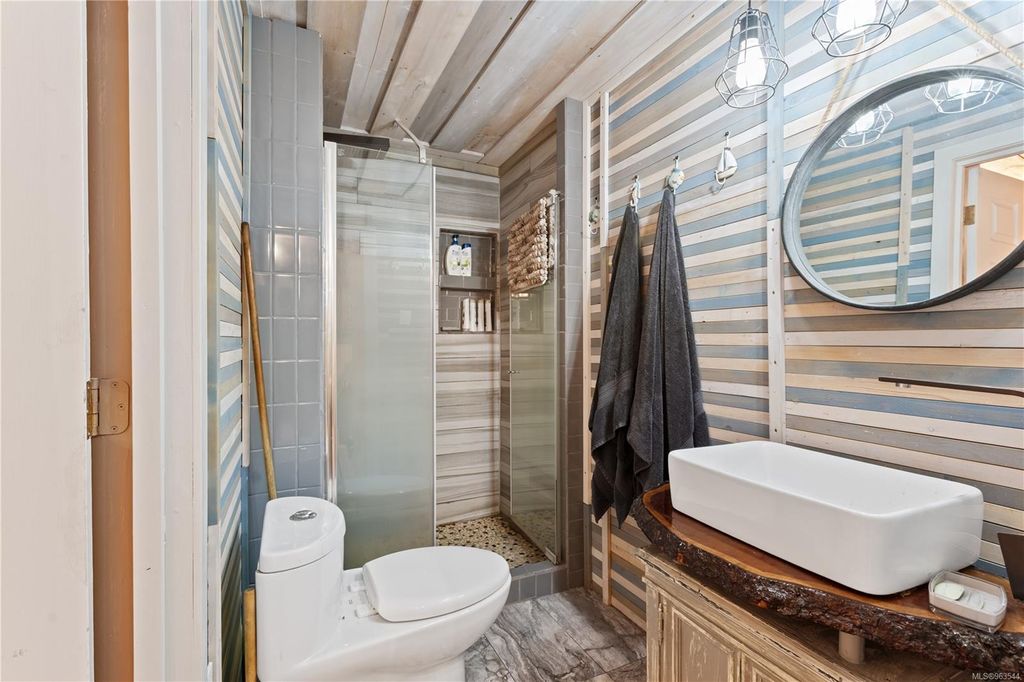 listing image 16047269588982664638