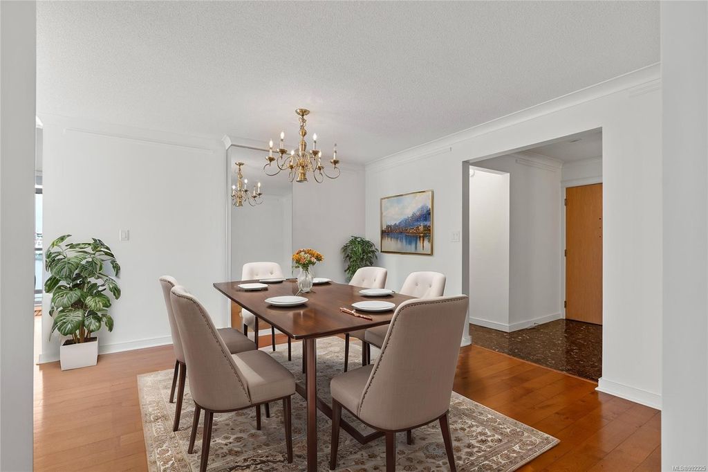 listing image 16040472805241748890