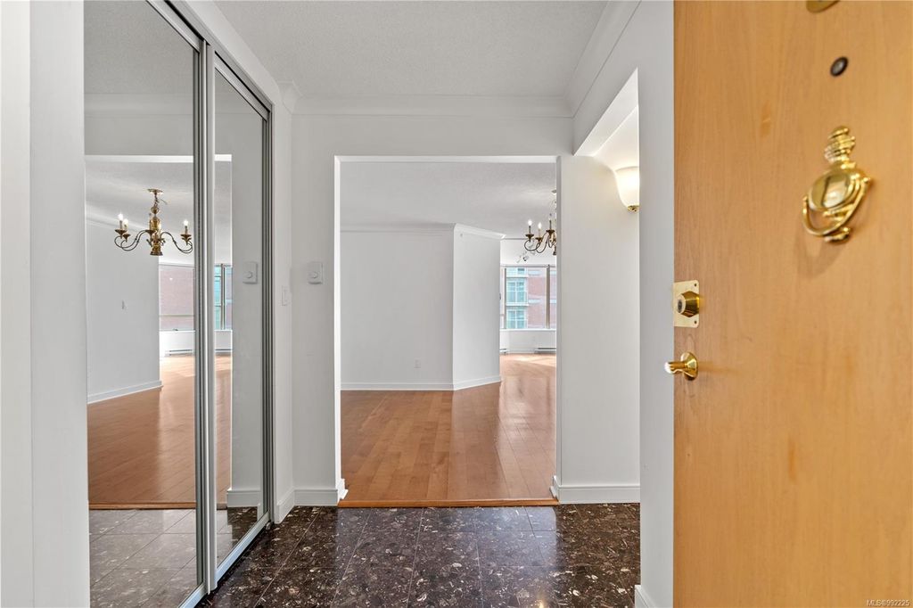 listing image 16045779385353830144