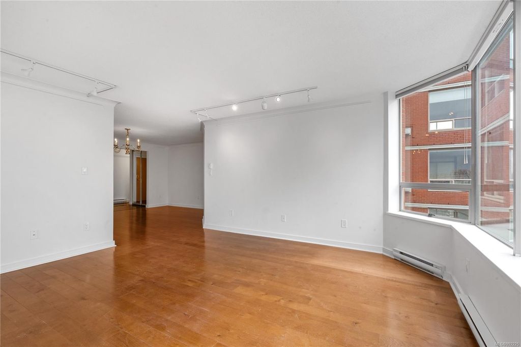 listing image 16042843410687910343