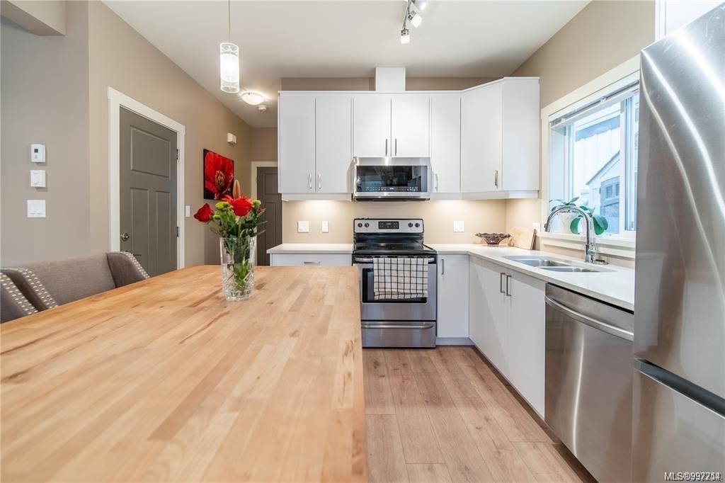 listing image 16049284409234628391
