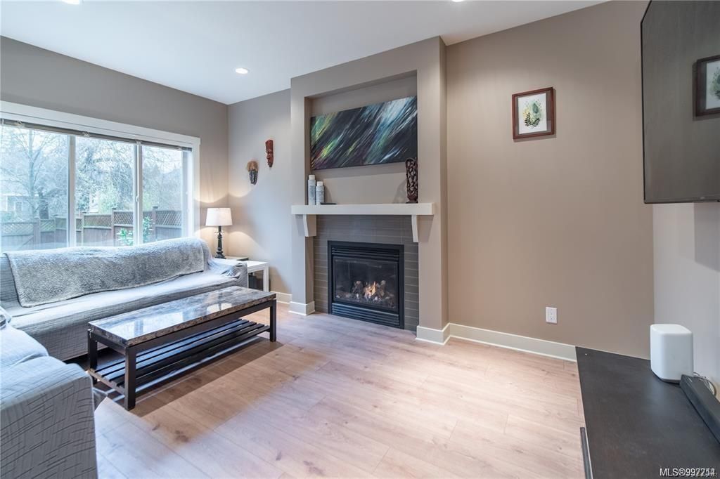 listing image 16042990247889073150
