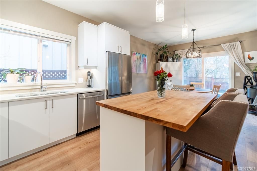 listing image 16049605391155979925