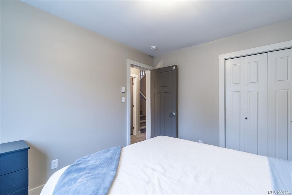 listing image 16042146467833826303