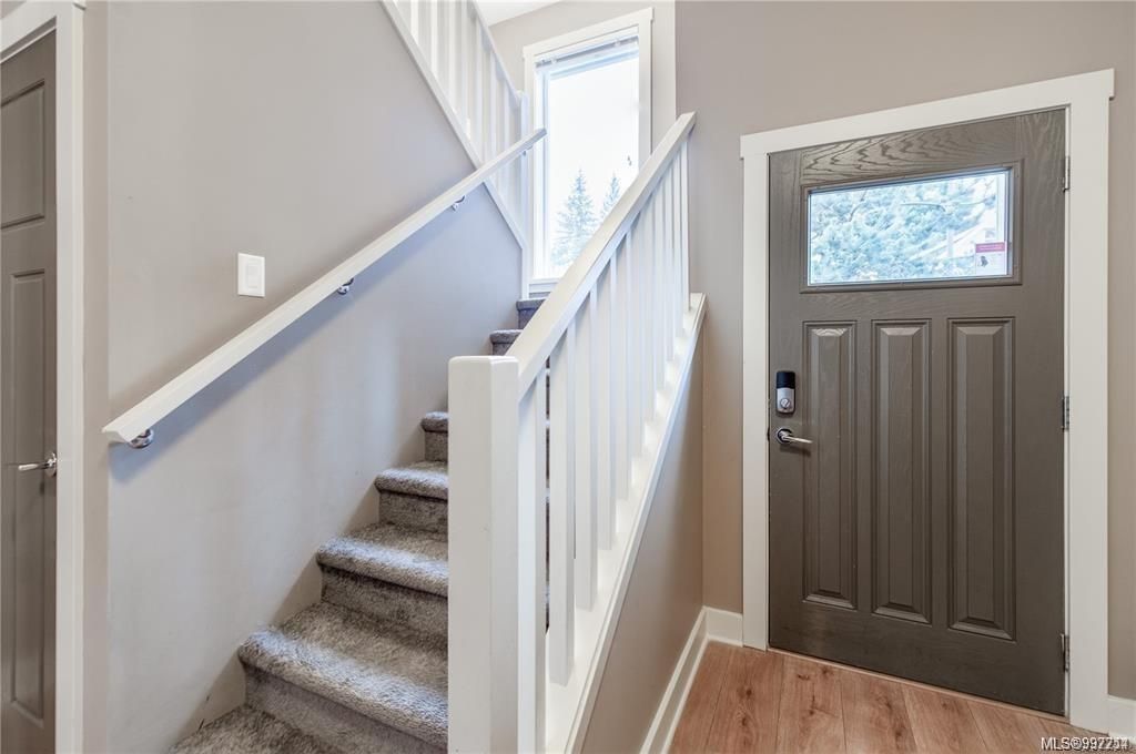 listing image 16048558482538930756
