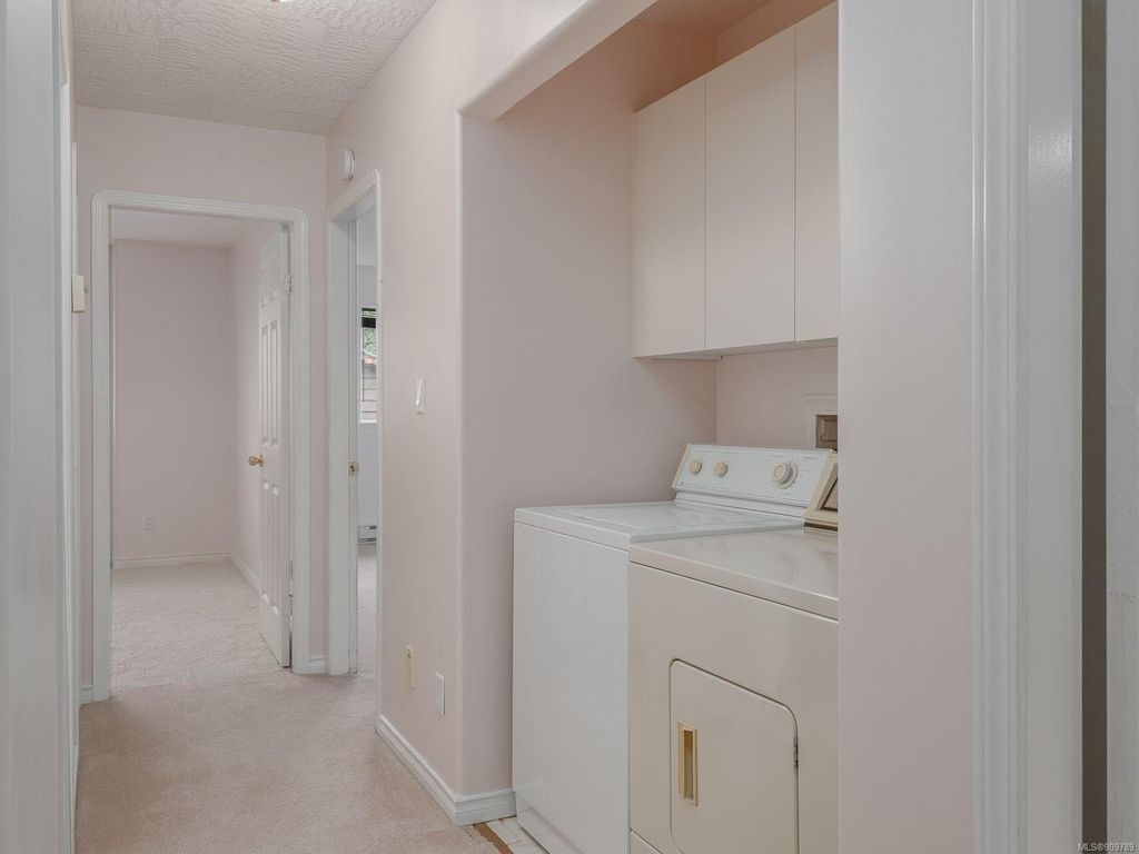 listing image 16043935938554