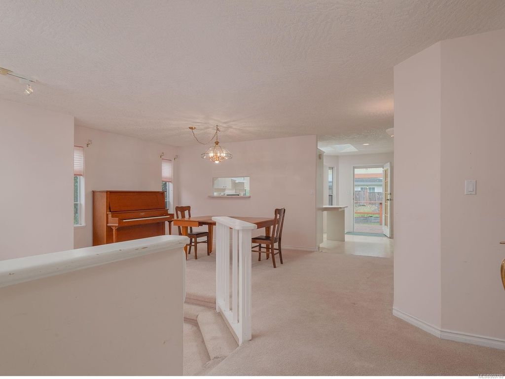 listing image 16044107027274