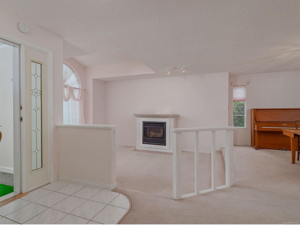 listing image 16041067071727