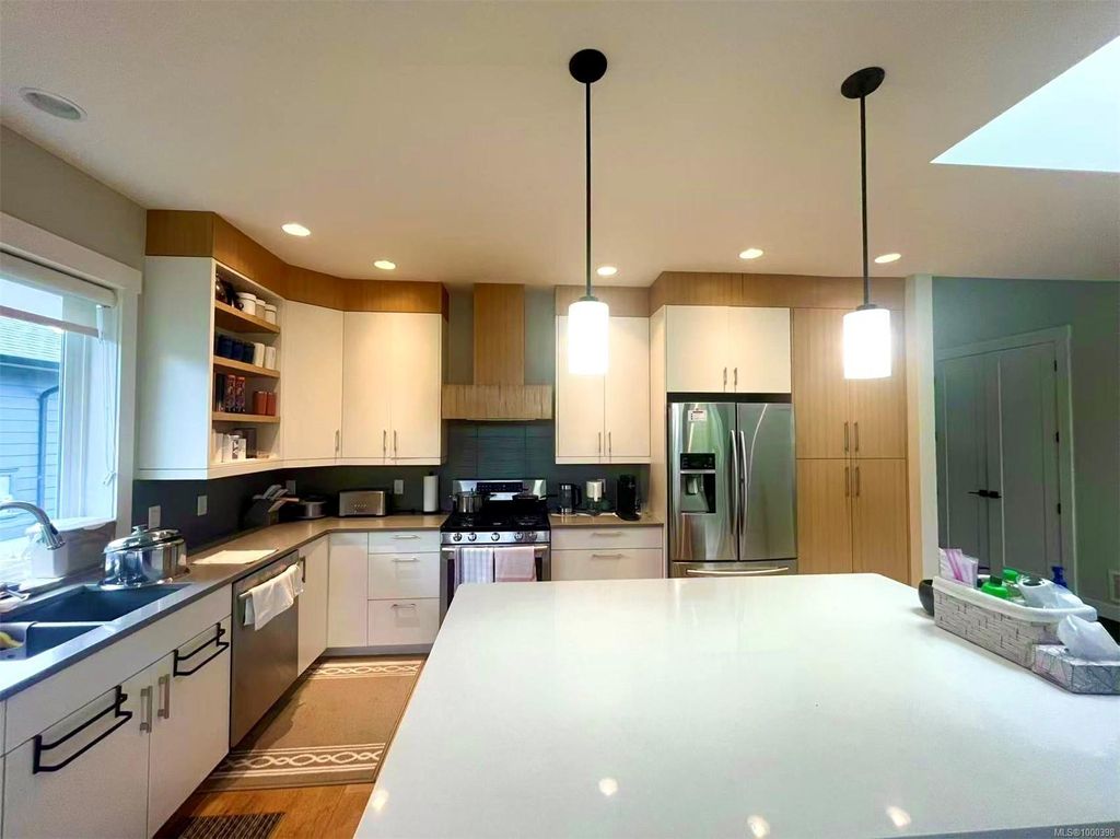 listing image 16049846746690221571