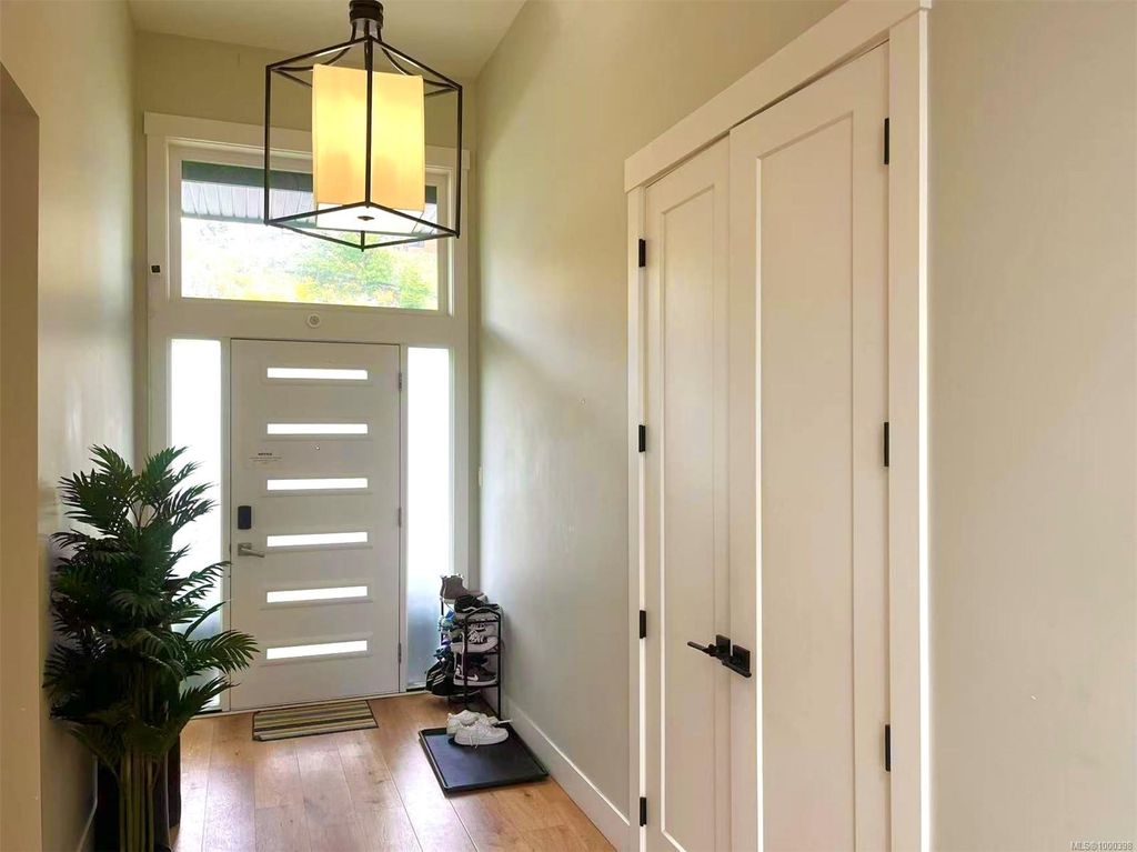 listing image 16043360486091910359