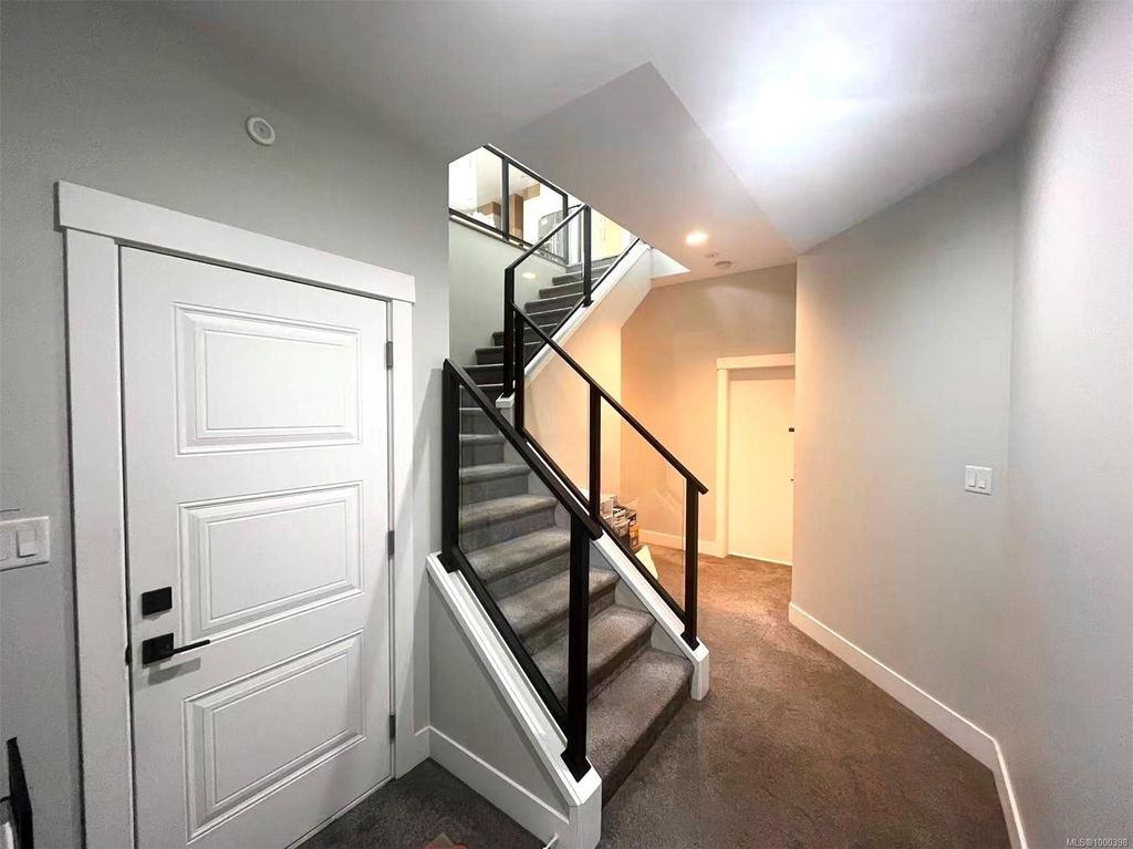 listing image 16045682509025387674