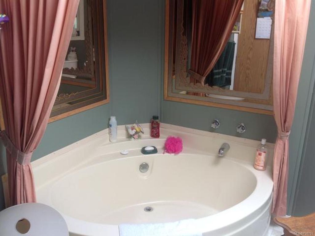 listing image 16040643510837383100