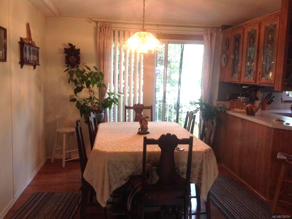 listing image 16048893304375848663