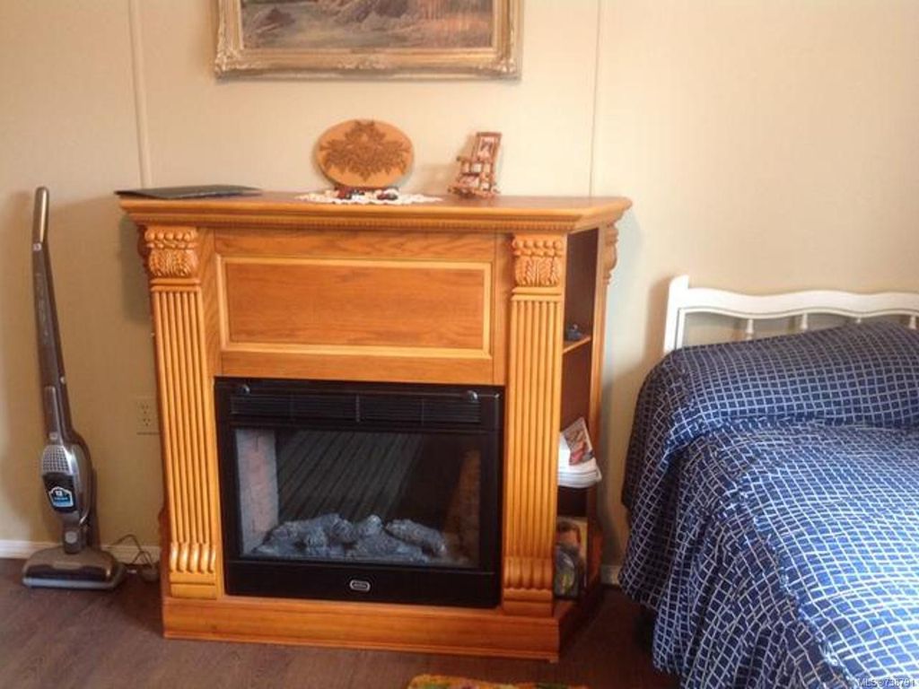 listing image 16046637879145949295