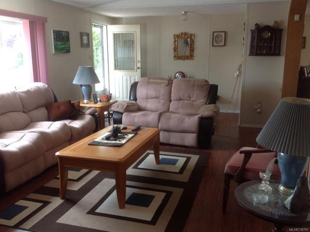 listing image 16042975866398000448