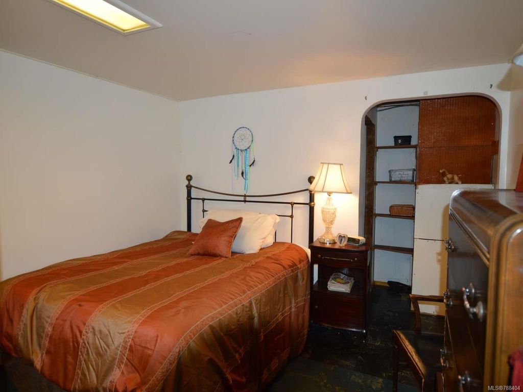listing image 16049219194160855970