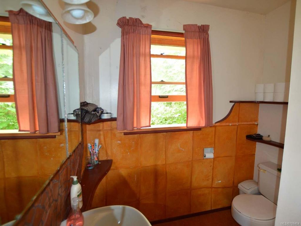 listing image 16044936687487372660