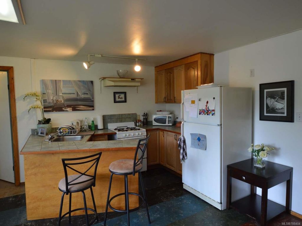 listing image 16049873468575478175