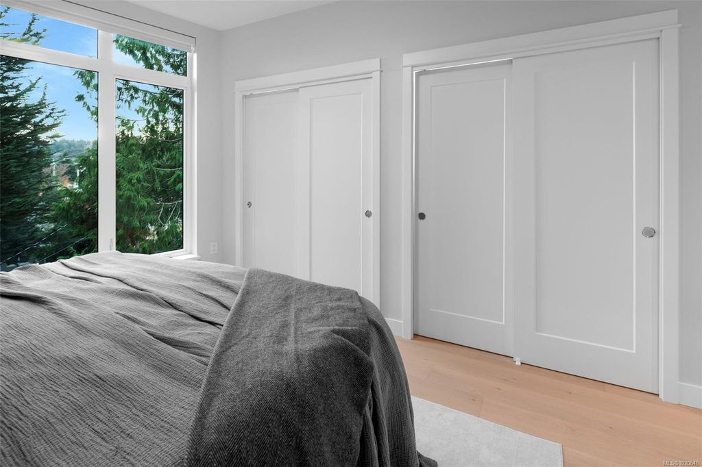 listing image 16042701954646595577