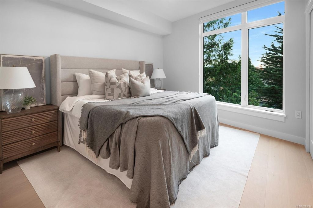 listing image 16049507939403911840