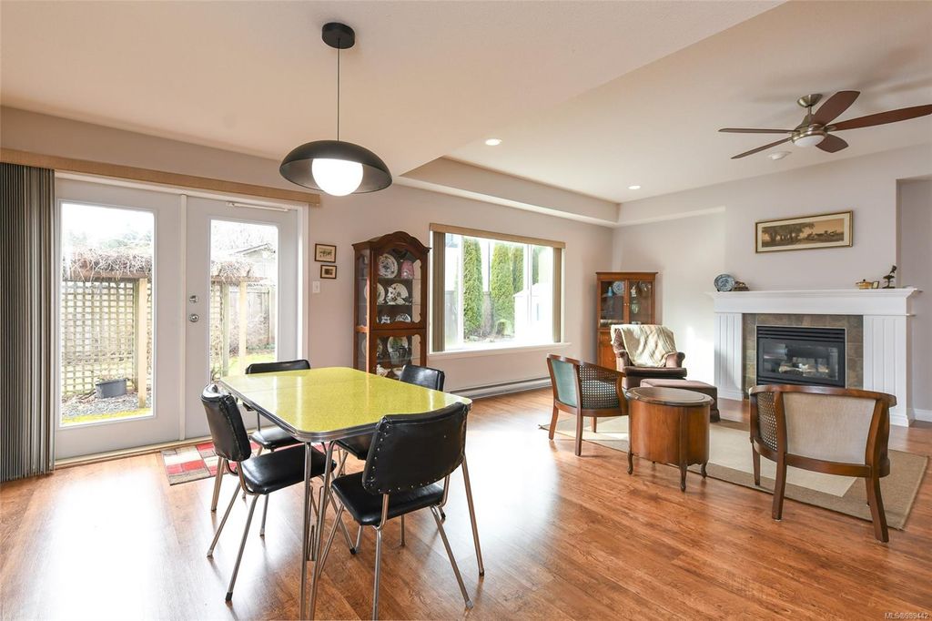 listing image 16049005411485383456