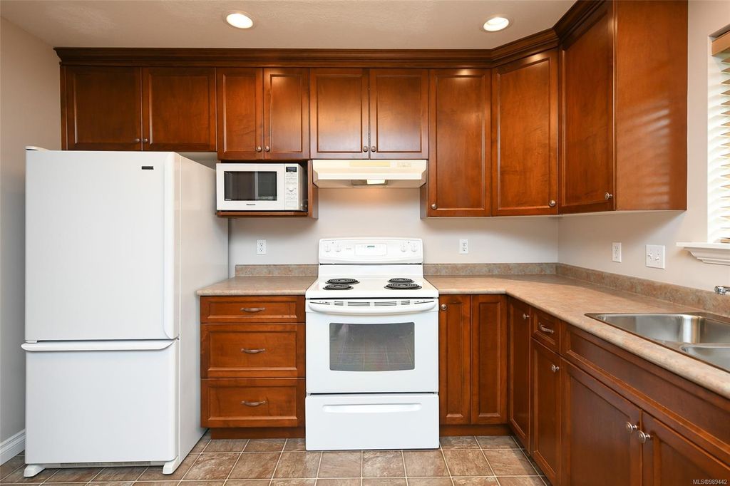 listing image 16044824836244606672