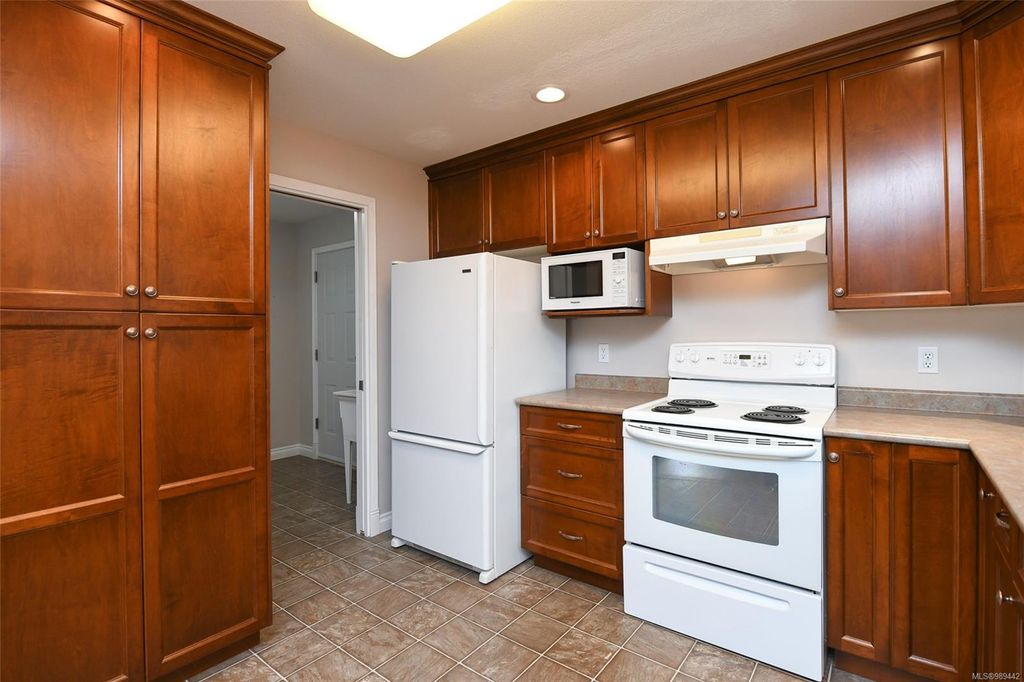 listing image 16048251729253377862