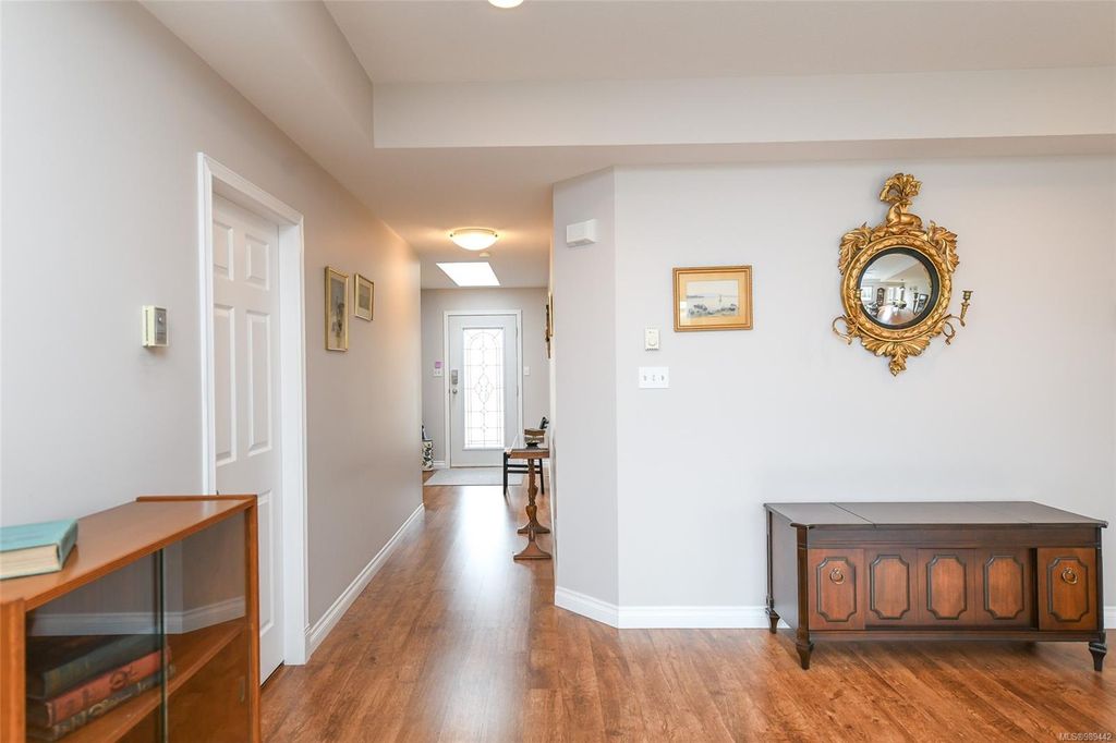 listing image 16040928540929634694