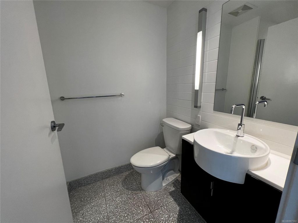 listing image 16043380632434217984