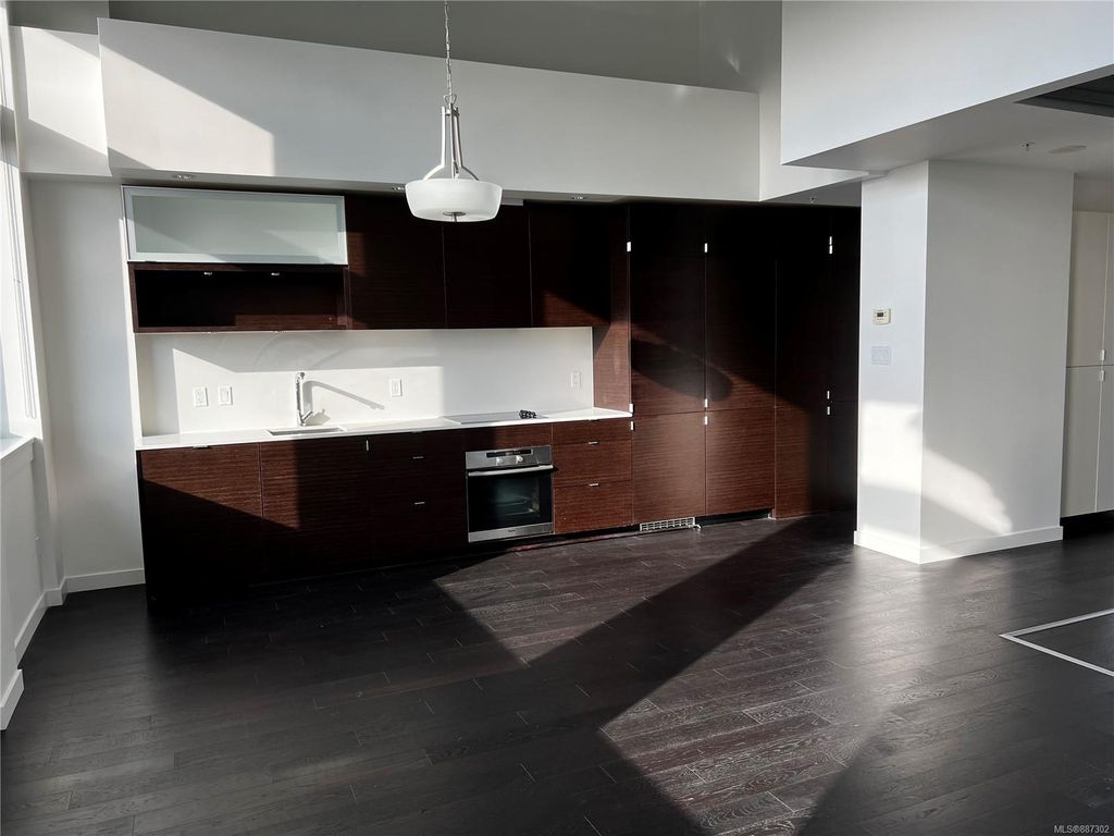 listing image 16047998592989763678