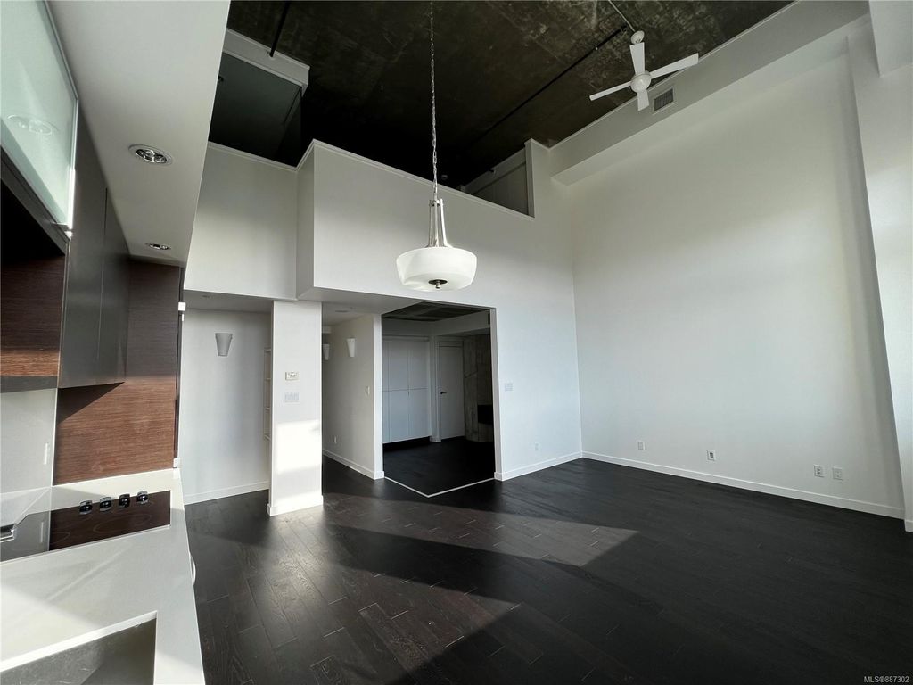 listing image 16044447682596760061