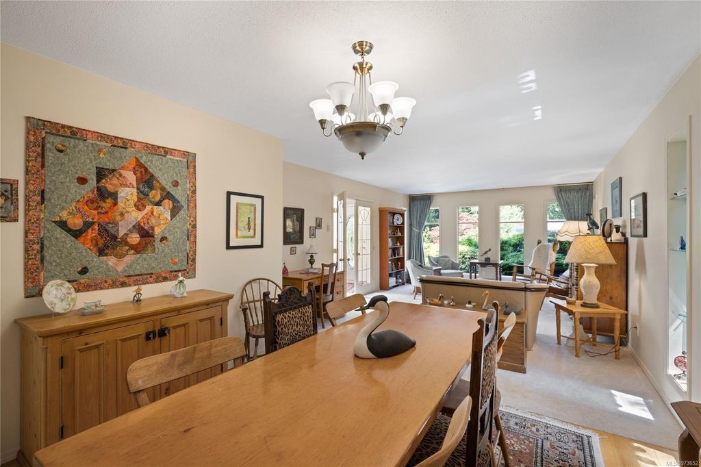 listing image 16047930733610981734